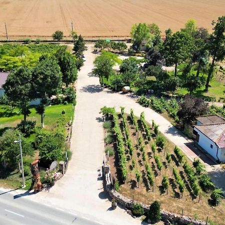 Domeniile Clos Des Colombes Douăzeci şi Trei August 외부 사진