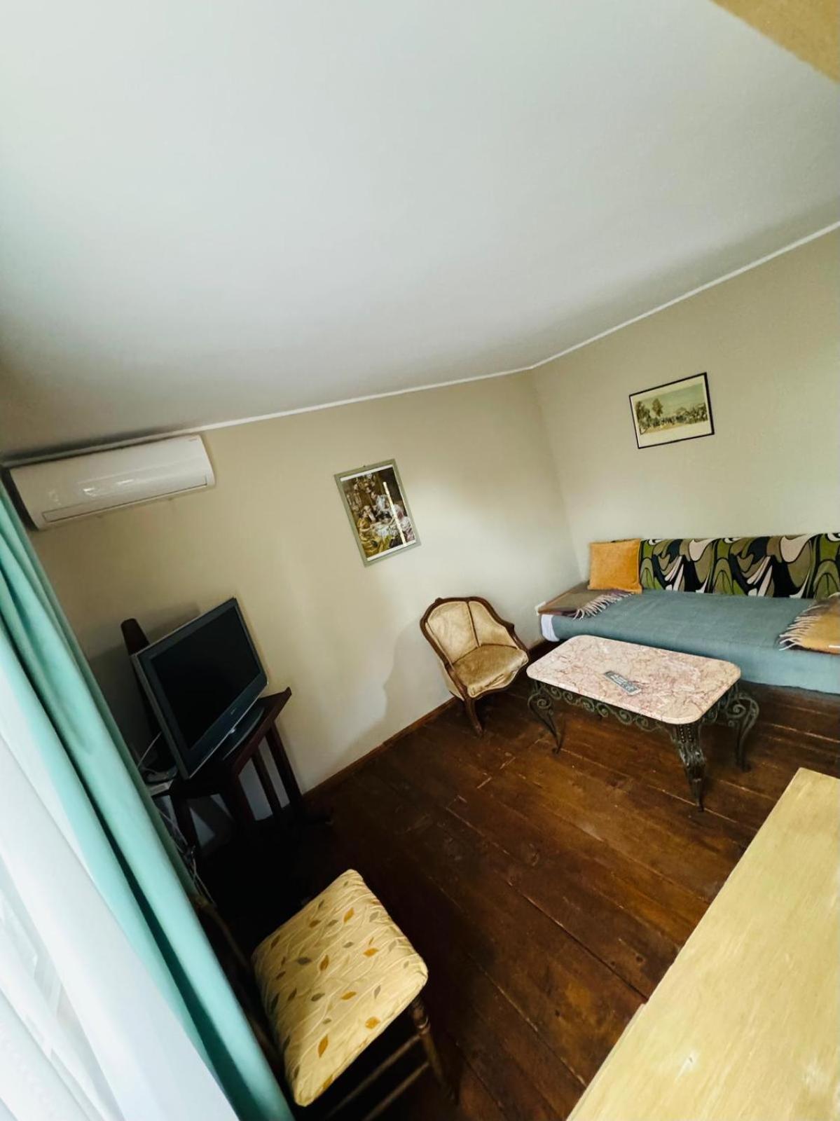 Domeniile Clos Des Colombes Douăzeci şi Trei August 외부 사진